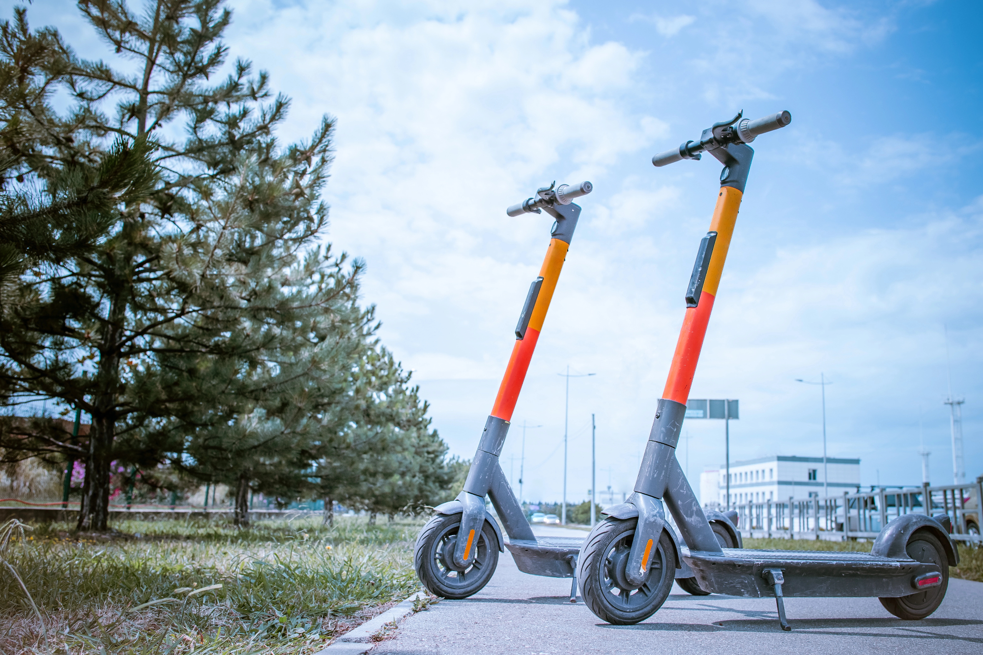 Raznorazni električni skiroji so postali zelo praktični